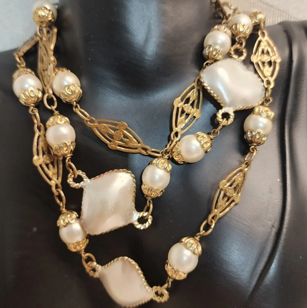 ONE-OF-A-KIND 1950s CHANEL BAROQUE PEARL & GILT FILIGREE SAUTOIR NECKLACE
